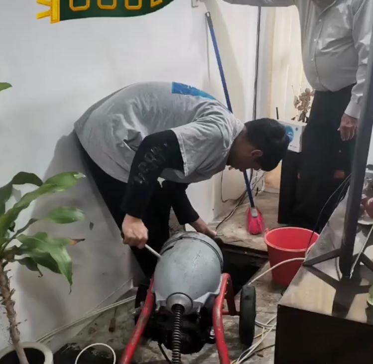 Destapacaños y desazolve de tuberías hidráulicas y sanitarias en la <b>Colonia Atlántida</b>