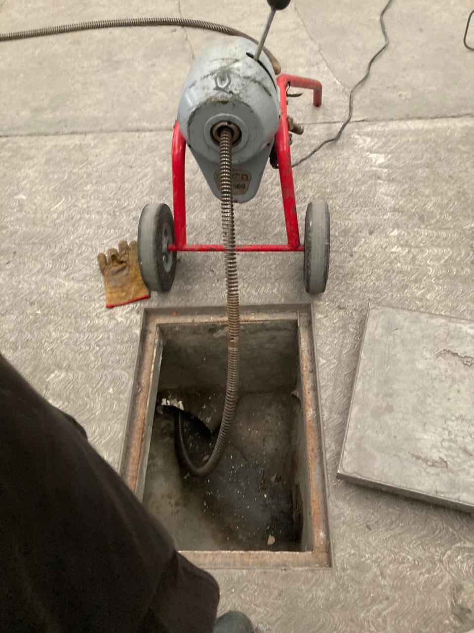 Servicio de fontanería y desazolve de tuberías sanitarias e hidráulicas en el Municipio de Tlalnepantla