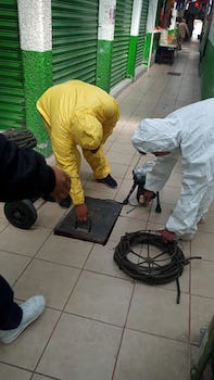 Servicio de fontanería y desazolve de tuberías sanitarias e hidráulicas en la <b>Colonia  Peralitos</b>