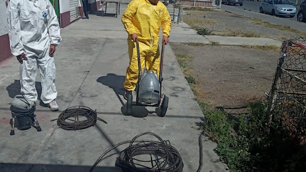 Servicio de fontanería y desazolve de tuberías sanitarias e hidráulicas en la <b>Colonia  Real de Las Lomas</b>